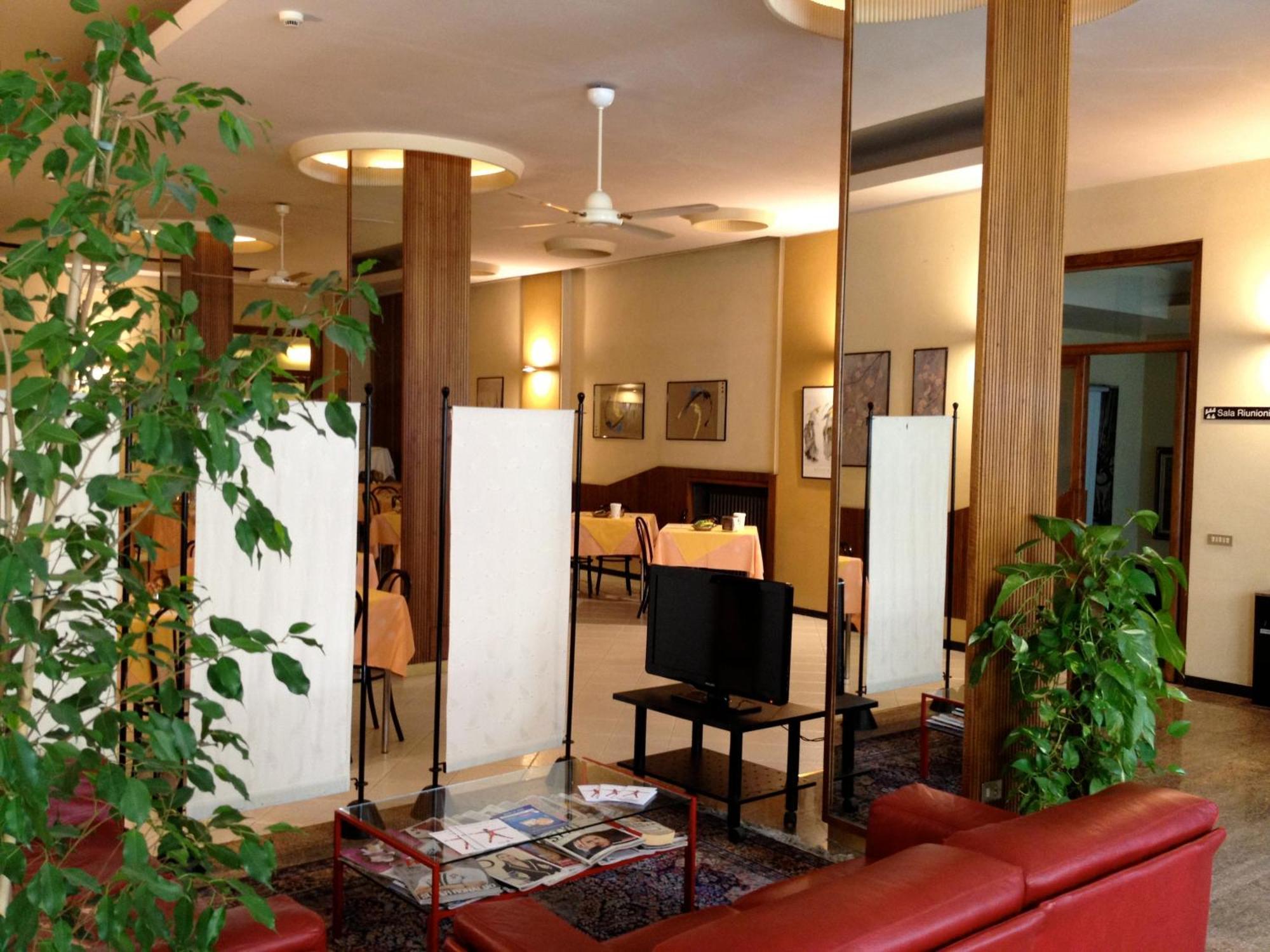 Hotel Milano Pistoia Kültér fotó
