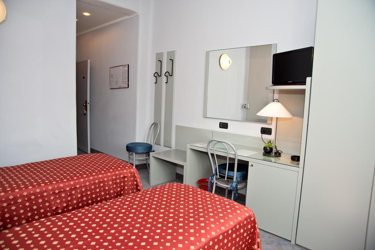 Hotel Milano Pistoia Kültér fotó